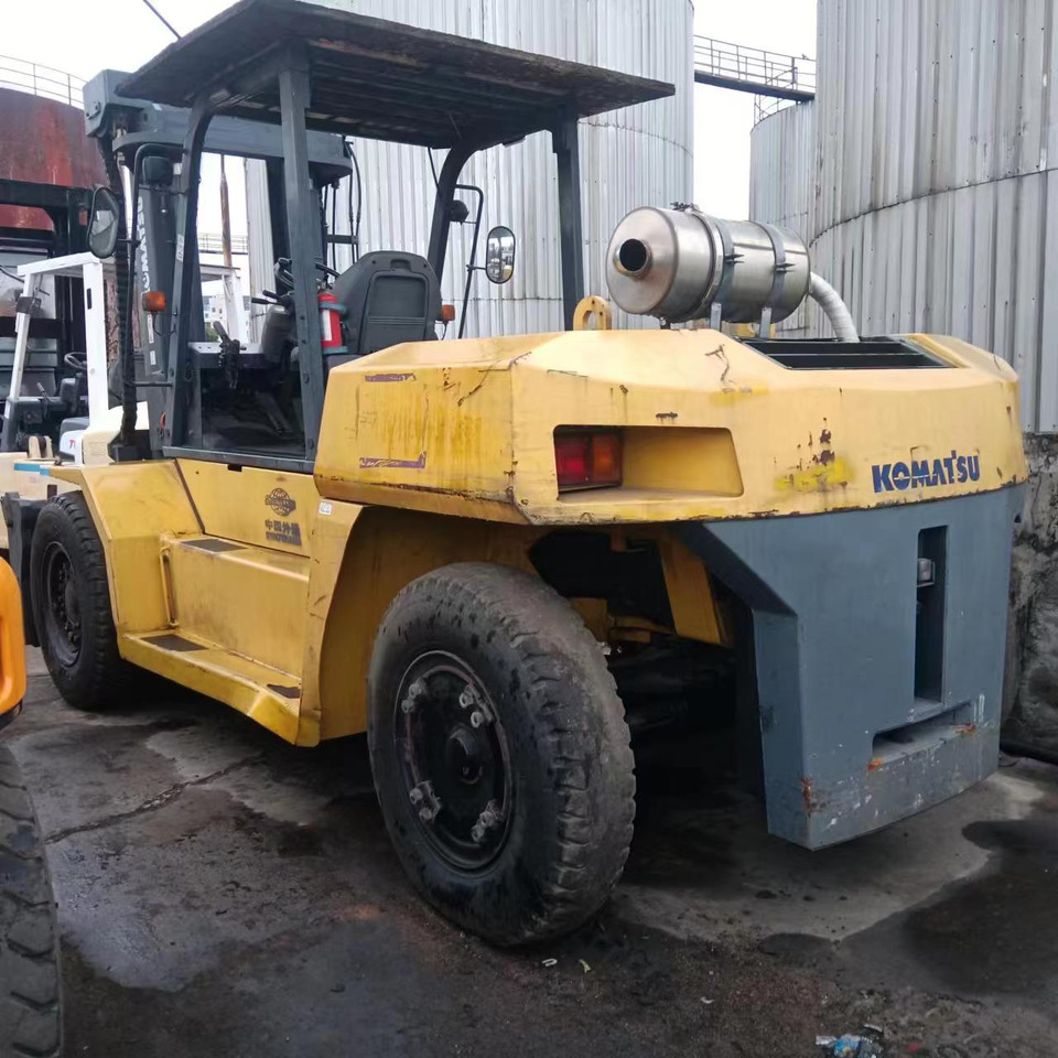 KOMATSU FD150 - Carretilla elevadora diésel: foto 4 KOMATSU FD150 - Carretilla elevadora diésel: foto 4