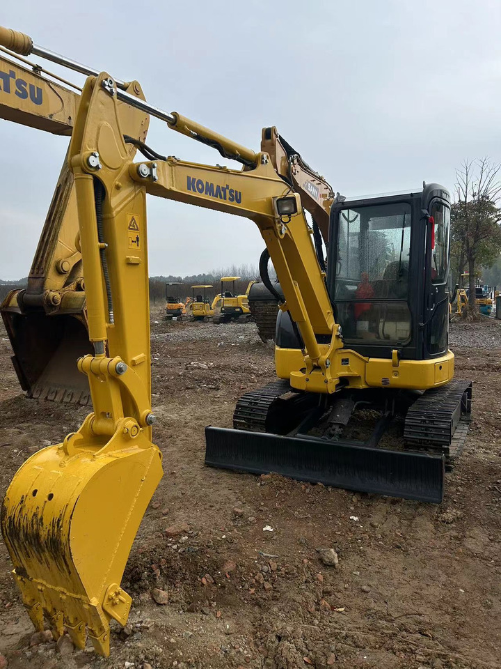 KOMATSU Mini Excavator PC40 With Enclosed Cab - Miniexcavadora: foto 1 KOMATSU Mini Excavator PC40 With Enclosed Cab - Miniexcavadora: foto 1
