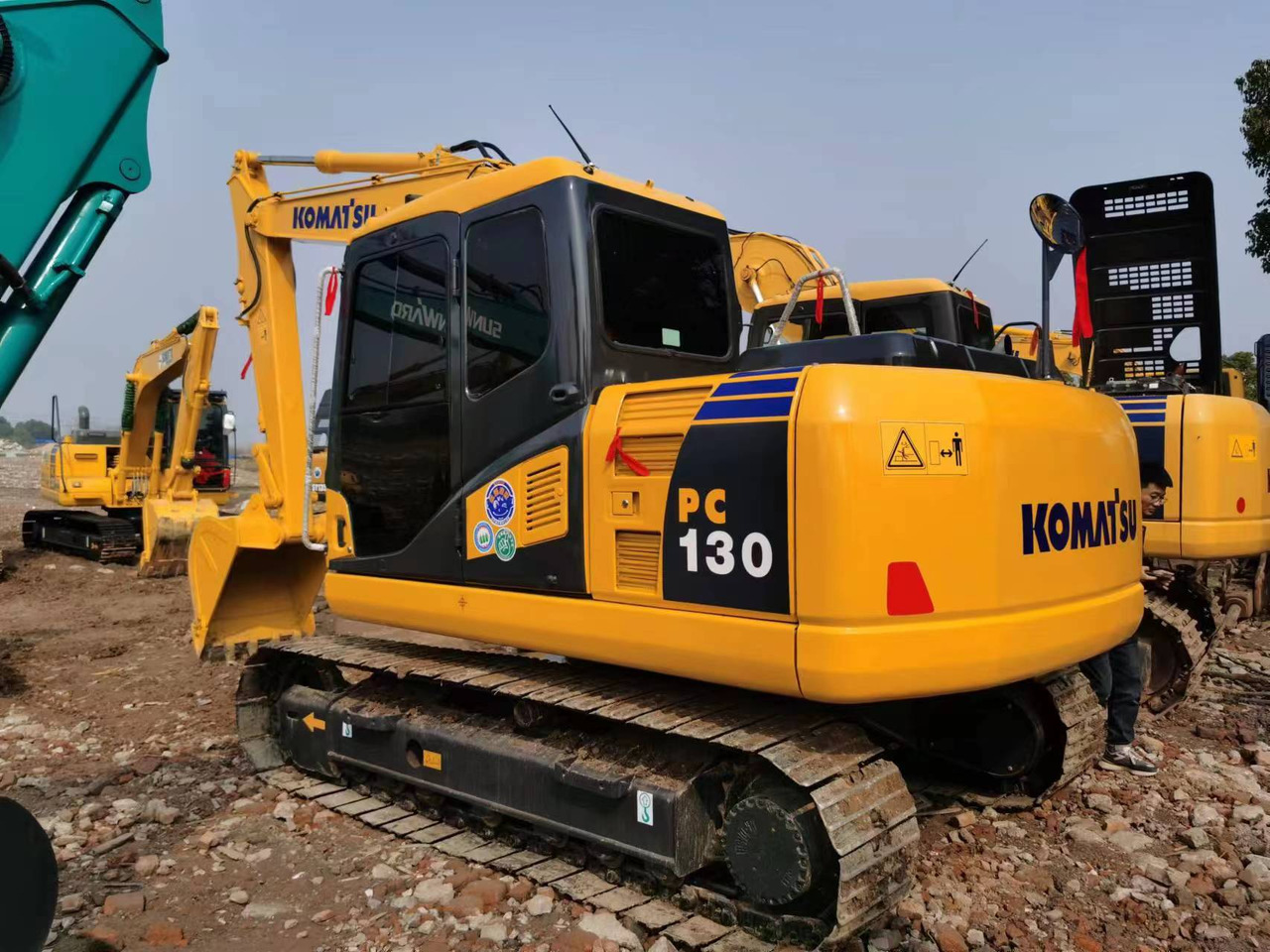 KOMATSU PC130-7 - Excavadora de cadenas: foto 2 KOMATSU PC130-7 - Excavadora de cadenas: foto 2
