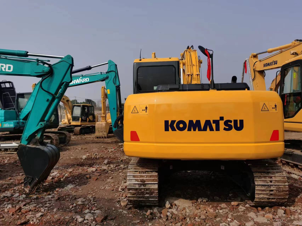 KOMATSU PC130-7 - Excavadora de cadenas: foto 3 KOMATSU PC130-7 - Excavadora de cadenas: foto 3