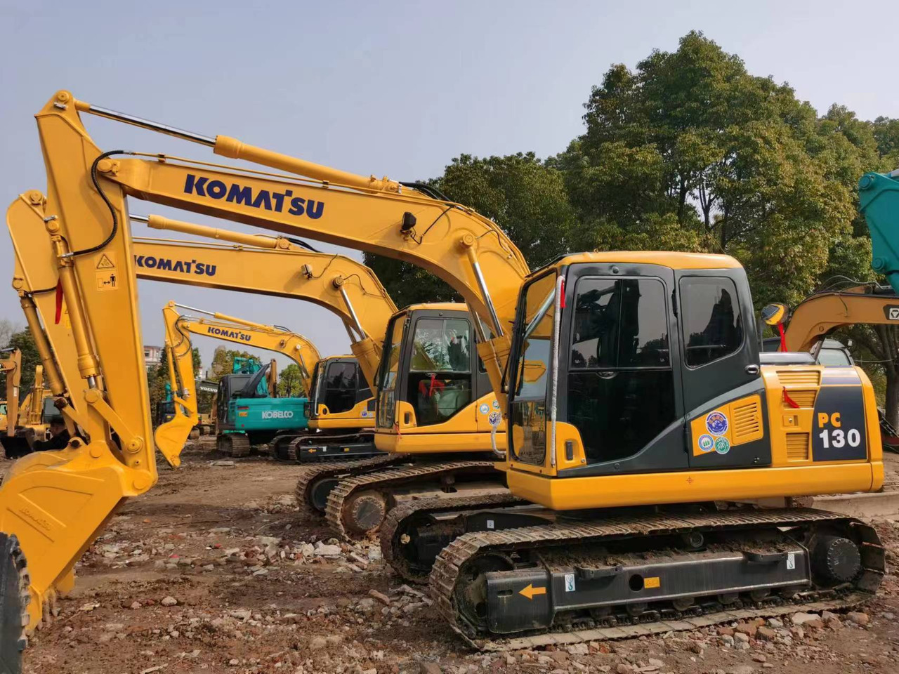 KOMATSU PC130-7 - Excavadora de cadenas: foto 1 KOMATSU PC130-7 - Excavadora de cadenas: foto 1