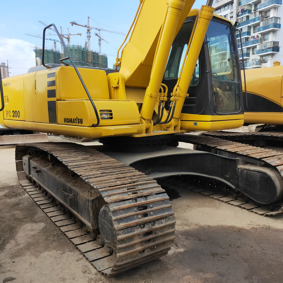 KOMATSU PC200-6 - Excavadora de cadenas: foto 5 KOMATSU PC200-6 - Excavadora de cadenas: foto 5