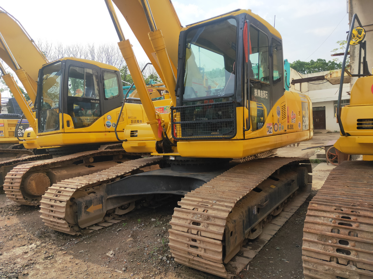 KOMATSU PC200L - Excavadora de cadenas: foto 1 KOMATSU PC200L - Excavadora de cadenas: foto 1