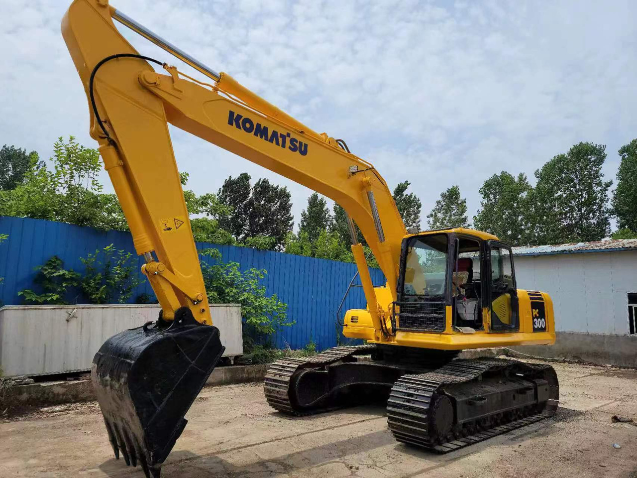 KOMATSU PC300-7 - Excavadora de cadenas: foto 1 KOMATSU PC300-7 - Excavadora de cadenas: foto 1