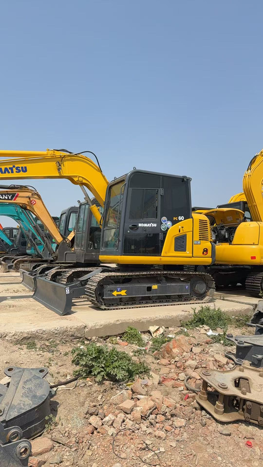 KOMATSU PC60 - Excavadora de cadenas: foto 2 KOMATSU PC60 - Excavadora de cadenas: foto 2