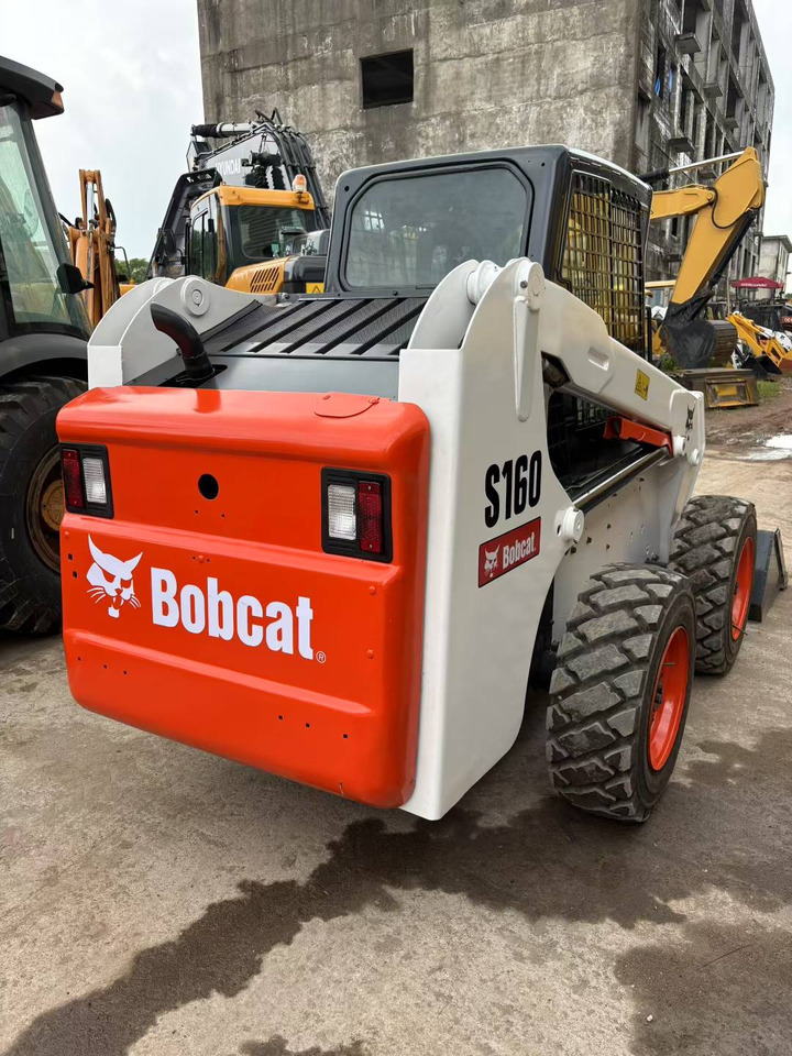 BOBCAT Skid Steer Loader S160 - Maquinaria de construcción: foto 2 BOBCAT Skid Steer Loader S160 - Maquinaria de construcción: foto 2