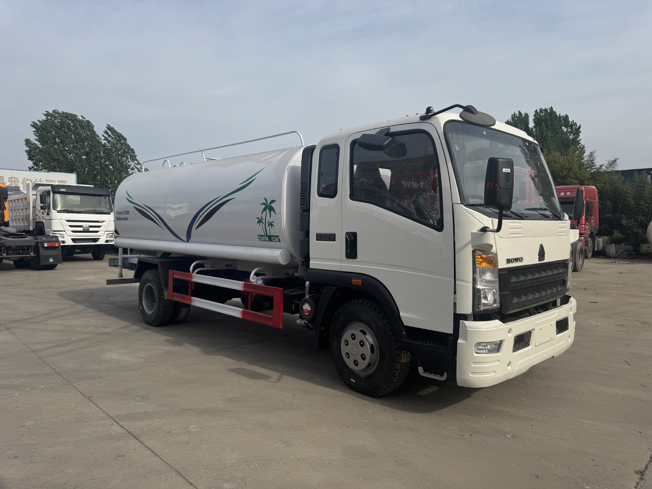 SINOTRUK Howo Water Tanker Click Here For DISCOUNT - Camión cisterna: foto 5 SINOTRUK Howo Water Tanker Click Here For DISCOUNT - Camión cisterna: foto 5