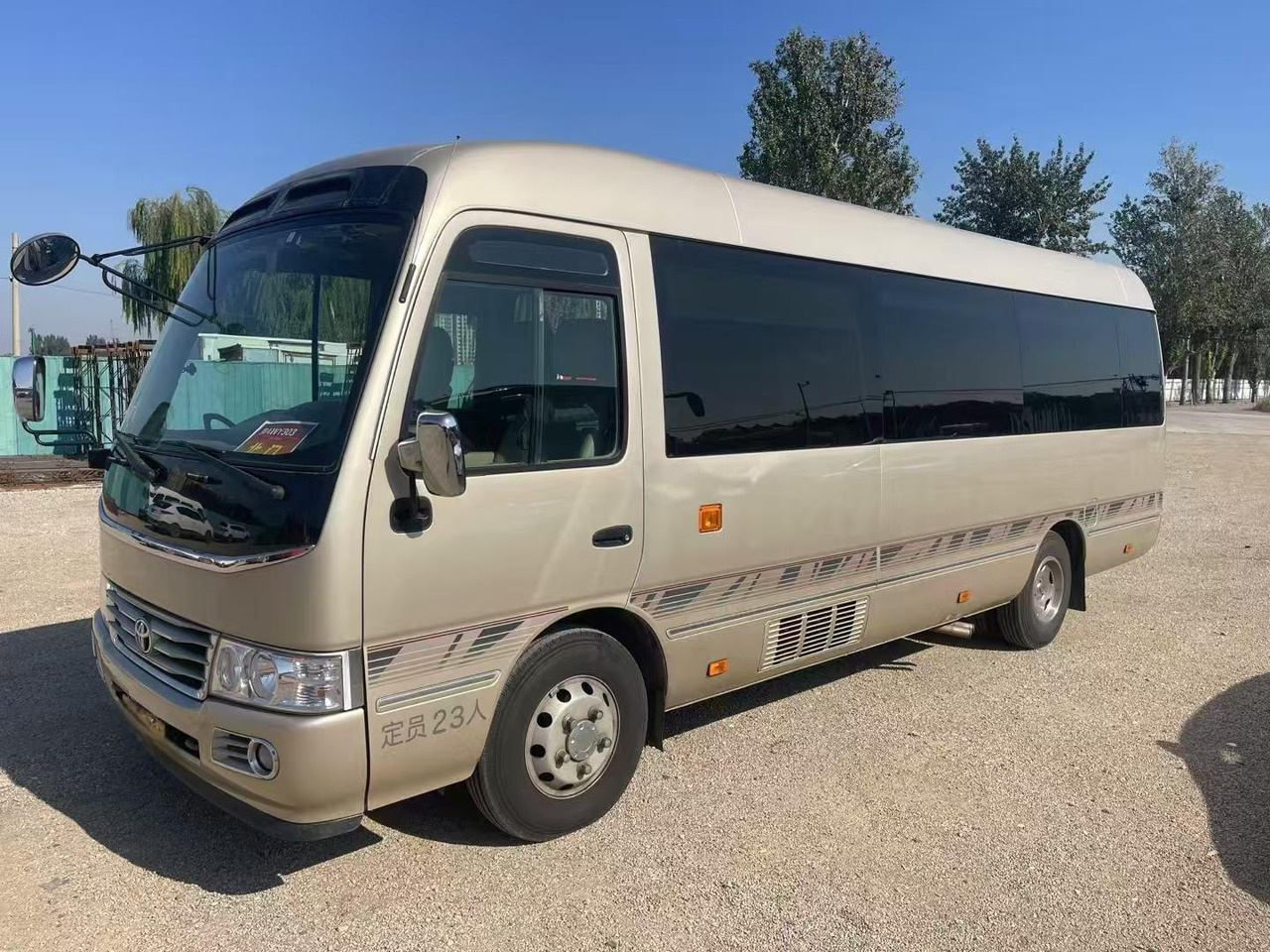 TOYOTA Coaster - Autobús urbano: foto 1 TOYOTA Coaster - Autobús urbano: foto 1