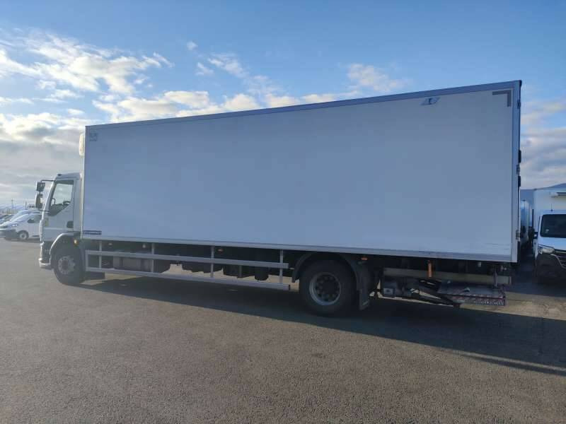 Camion Porteur 19 TONNES 320 CV HAYON CAISSE LAMBERET GROUPE CARRIER SUPRA 1150 -12 MT - Camión frigorífico: foto 3 Camion Porteur 19 TONNES 320 CV HAYON CAISSE LAMBERET GROUPE CARRIER SUPRA 1150 -12 MT - Camión frigorífico: foto 3