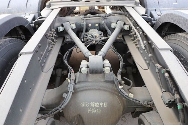 FAW Faw J6P 6X4 Tractor Head for Sale in Angola - Cabeza tractora: foto 4 FAW Faw J6P 6X4 Tractor Head for Sale in Angola - Cabeza tractora: foto 4