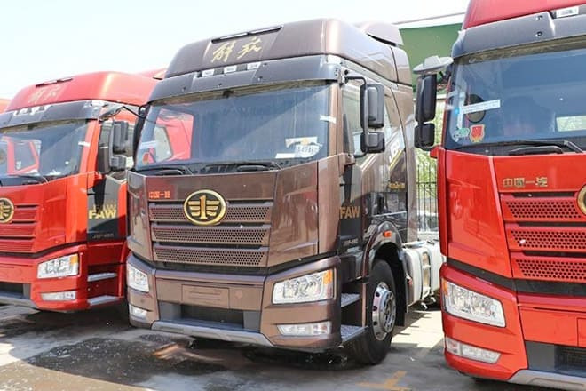 FAW Faw J6P 6X4 Tractor Head for Sale in Angola - Cabeza tractora: foto 1 FAW Faw J6P 6X4 Tractor Head for Sale in Angola - Cabeza tractora: foto 1