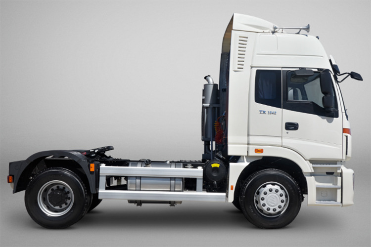 FOTON Foton 6 Wheeler Truck Head for Sale in Tanzania - Cabeza tractora: foto 4 FOTON Foton 6 Wheeler Truck Head for Sale in Tanzania - Cabeza tractora: foto 4