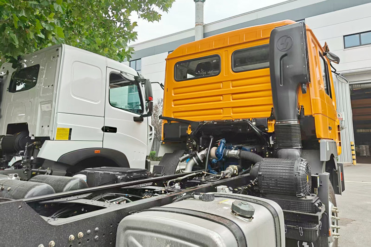 SHACMAN F3000 Shacman Truck Head for Sale in Saudi Arabia - Cabeza tractora: foto 4 SHACMAN F3000 Shacman Truck Head for Sale in Saudi Arabia - Cabeza tractora: foto 4