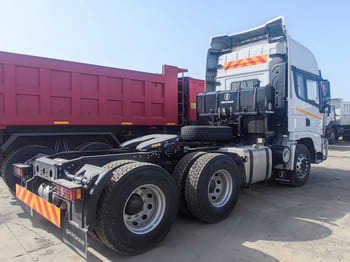 SHACMAN Shacman Trailer Truck for Sale in Sierra Leone - Cabeza tractora: foto 3 SHACMAN Shacman Trailer Truck for Sale in Sierra Leone - Cabeza tractora: foto 3