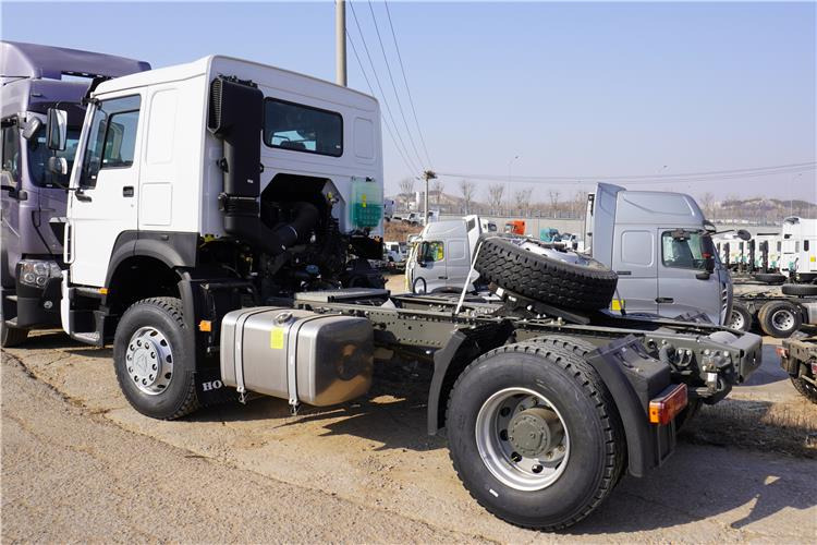 SINOTRUK Howo 430 Truck Head for Sale In Zambia - Cabeza tractora: foto 2 SINOTRUK Howo 430 Truck Head for Sale In Zambia - Cabeza tractora: foto 2