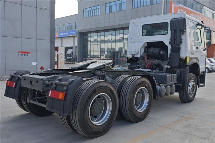 SINOTRUK Second Hand Howo 380hp 6x4 Truck Tractor for Sale In Tanzania - Cabeza tractora: foto 2 SINOTRUK Second Hand Howo 380hp 6x4 Truck Tractor for Sale In Tanzania - Cabeza tractora: foto 2