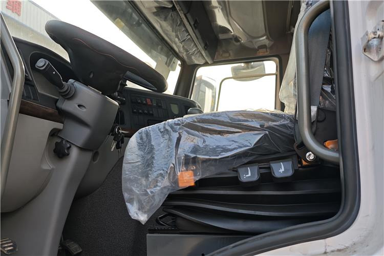 SINOTRUK Used Howo 371 Truck Head for Sale In Nigeria Lagos - Cabeza tractora: foto 4 SINOTRUK Used Howo 371 Truck Head for Sale In Nigeria Lagos - Cabeza tractora: foto 4