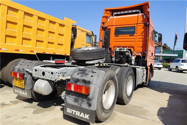 Sinotruk Used Sitrak Tractor Truck 6x4 for Sale In Uganda - Cabeza tractora: foto 2 Sinotruk Used Sitrak Tractor Truck 6x4 for Sale In Uganda - Cabeza tractora: foto 2
