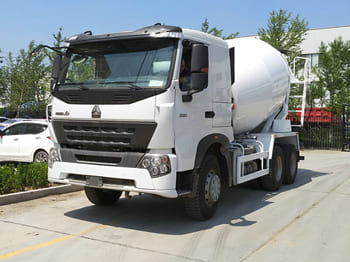 SINOTRUK Concrete Mixer Truck for Sale in Ghana - Camión: foto 4 SINOTRUK Concrete Mixer Truck for Sale in Ghana - Camión: foto 4