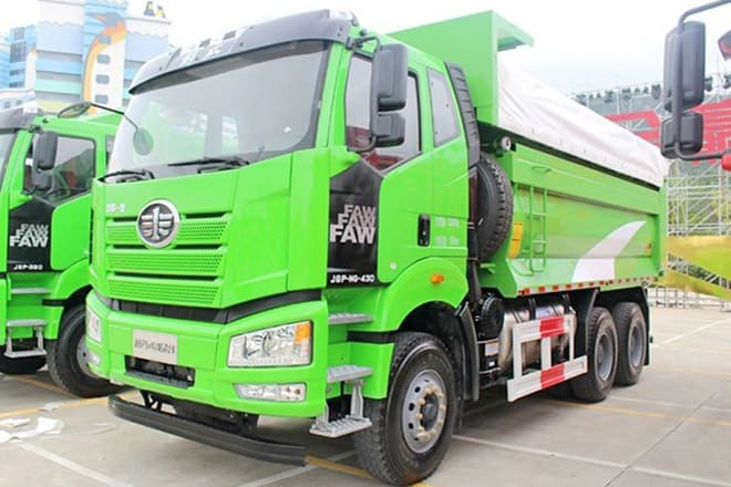 FAW Faw J6P Dump Truck for Sale in Togo - Camión volquete: foto 1 FAW Faw J6P Dump Truck for Sale in Togo - Camión volquete: foto 1
