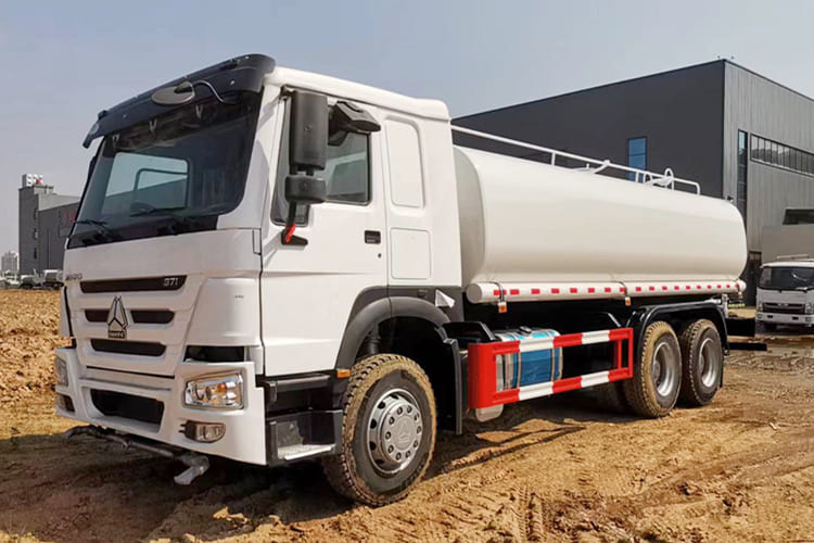 Howo Water Tanker Truck for Sale in Guyana - Camión cisterna: foto 1 Howo Water Tanker Truck for Sale in Guyana - Camión cisterna: foto 1