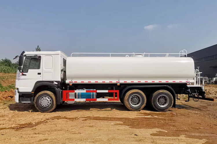 Howo Water Tanker Truck for Sale in Guyana - Camión cisterna: foto 2 Howo Water Tanker Truck for Sale in Guyana - Camión cisterna: foto 2