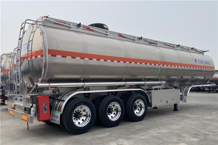 TITAN 3 Axle Aluminum Fuel Tanker Trailer for Sale In Costa Rica - Semirremolque cisterna: foto 2 TITAN 3 Axle Aluminum Fuel Tanker Trailer for Sale In Costa Rica - Semirremolque cisterna: foto 2