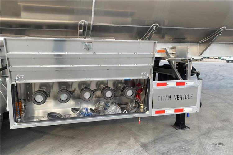 TITAN 3 Axle Aluminum Fuel Tanker Trailer for Sale In Costa Rica - Semirremolque cisterna: foto 4 TITAN 3 Axle Aluminum Fuel Tanker Trailer for Sale In Costa Rica - Semirremolque cisterna: foto 4