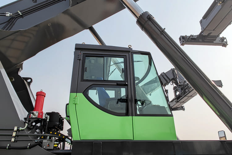 XCMG Reach Stacker Price for Sale in Guyana - Carretilla para contenedores: foto 4 XCMG Reach Stacker Price for Sale in Guyana - Carretilla para contenedores: foto 4
