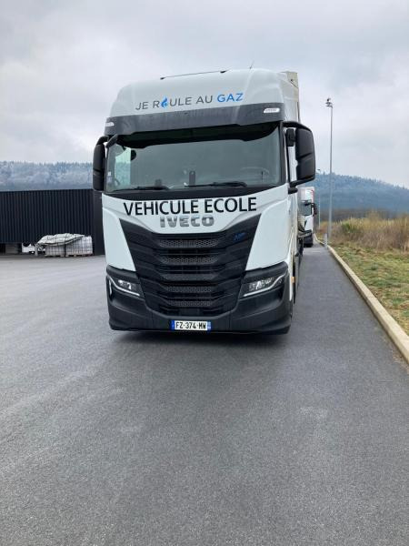 Iveco S-WAY 460 - Cabeza tractora: foto 3 Iveco S-WAY 460 - Cabeza tractora: foto 3