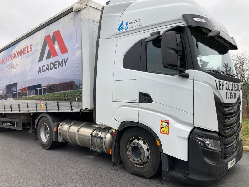 Iveco S-WAY 460 - Cabeza tractora: foto 2 Iveco S-WAY 460 - Cabeza tractora: foto 2