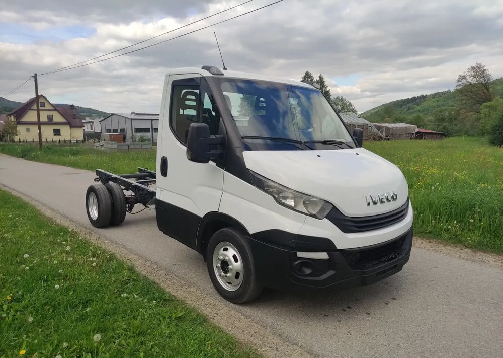 Iveco DAILY 35c14 2.3 hpi rama do zabudowy, - Camión chasis: foto 1 Iveco DAILY 35c14 2.3 hpi rama do zabudowy, - Camión chasis: foto 1