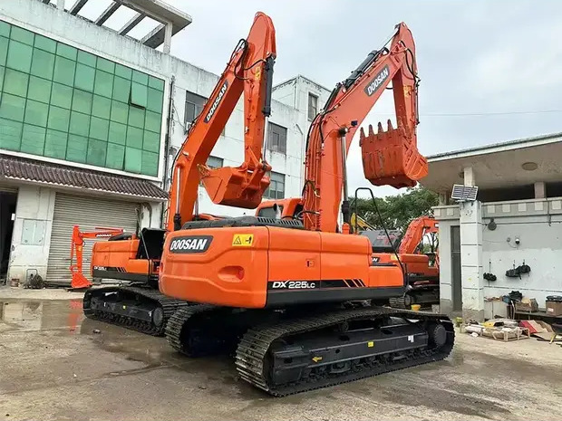 2022 Doosan DX225 - Excavadora de cadenas: foto 2 2022 Doosan DX225 - Excavadora de cadenas: foto 2