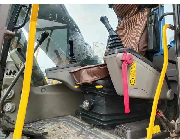 2023 Volvo EC220 - Excavadora de cadenas: foto 5 2023 Volvo EC220 - Excavadora de cadenas: foto 5