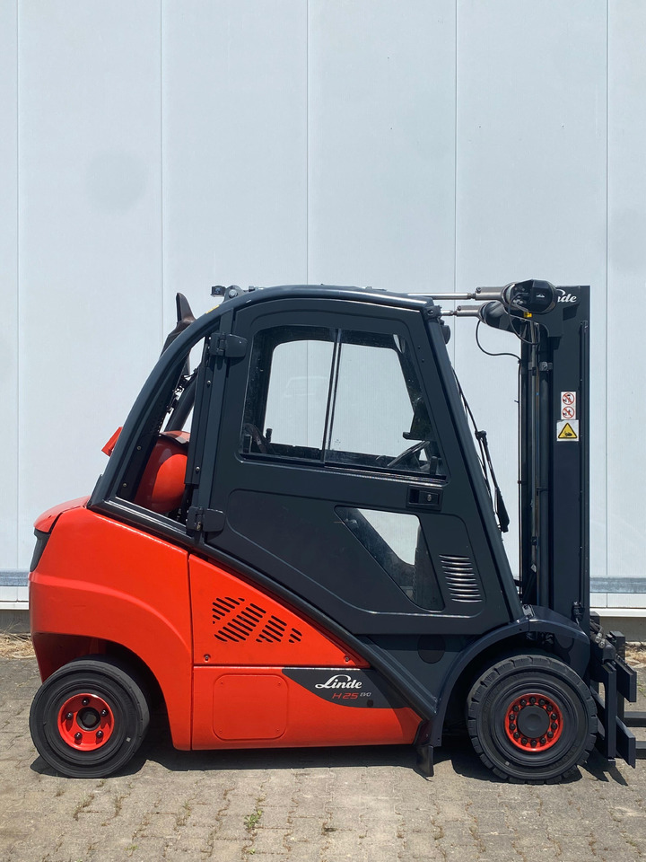 Linde Linde H 25 T - 6-372 h - Seitenschieber - - Carretilla elevadora de gas: foto 4 Linde Linde H 25 T - 6-372 h - Seitenschieber - - Carretilla elevadora de gas: foto 4
