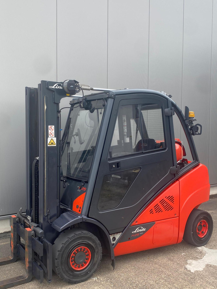 Linde Linde H 25 T - 6-372 h - Seitenschieber - - Carretilla elevadora de gas: foto 1 Linde Linde H 25 T - 6-372 h - Seitenschieber - - Carretilla elevadora de gas: foto 1