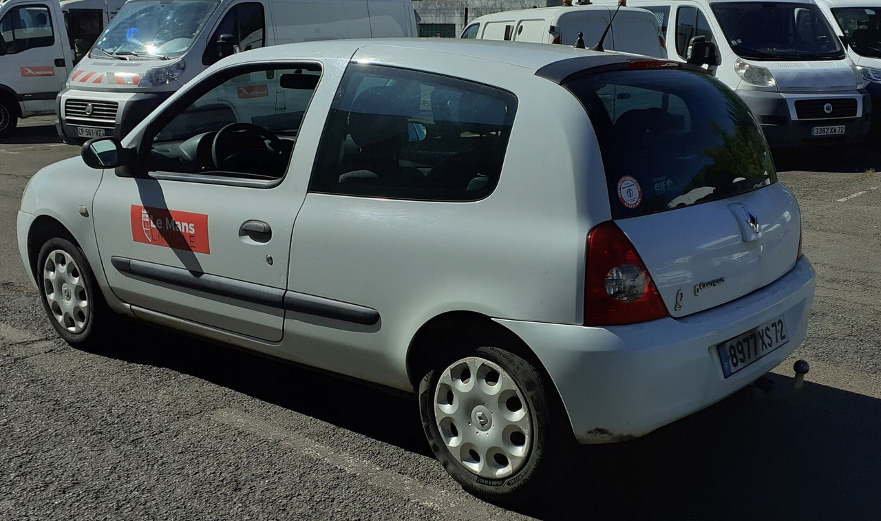 8977-XS-72 - RENAULT Clio Campus 1.5 dci - Coche: foto 4 8977-XS-72 - RENAULT Clio Campus 1.5 dci - Coche: foto 4