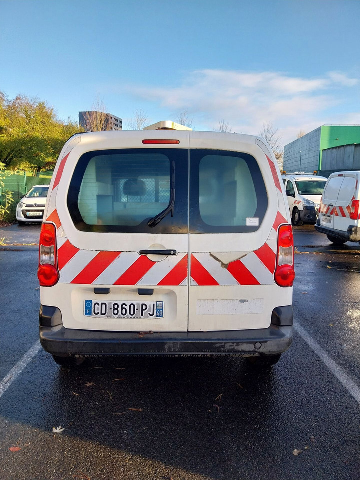 Citroën Berlingo PH2 Diesel. Contrôle technique défavorable pour défaillances majeures. VEHICULE VENDU EN L'ETAT, AUCUNE GARANTIE (il peut y avoir des problèmes mécanique non connus). - Coche: foto 3 Citroën Berlingo PH2 Diesel. Contrôle technique défavorable pour défaillances majeures. VEHICULE VENDU EN L'ETAT, AUCUNE GARANTIE (il peut y avoir des problèmes mécanique non connus). - Coche: foto 3