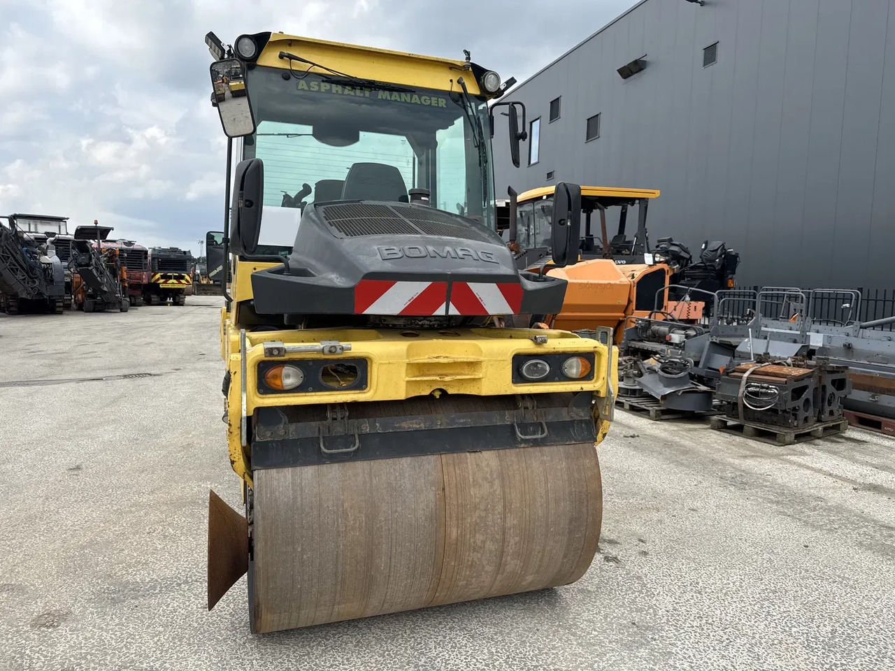 Bomag BW 154 AP-4i AM - Apisonadora de asfalto: foto 3 Bomag BW 154 AP-4i AM - Apisonadora de asfalto: foto 3
