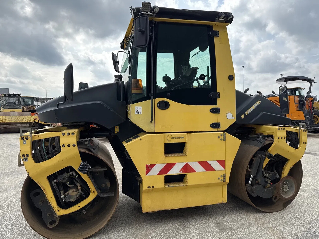 Bomag BW 154 AP-4i AM - Apisonadora de asfalto: foto 5 Bomag BW 154 AP-4i AM - Apisonadora de asfalto: foto 5