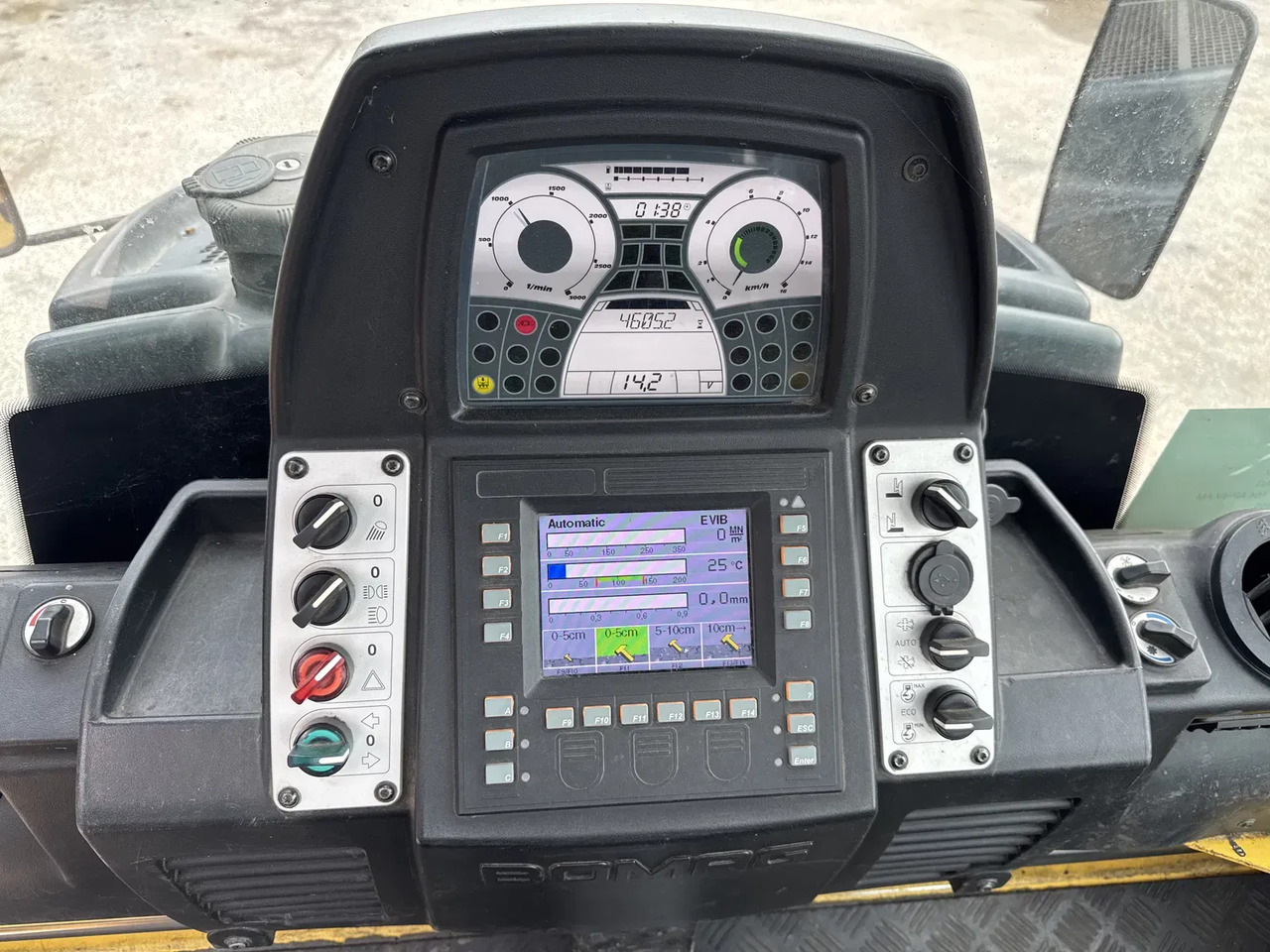 Bomag BW 154 AP-4i AM - Apisonadora de asfalto: foto 4 Bomag BW 154 AP-4i AM - Apisonadora de asfalto: foto 4