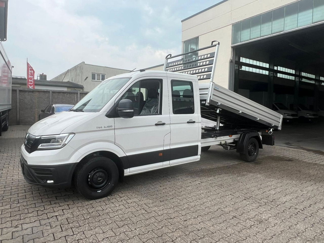MAN TGE 3 3.180 L4 - 3-Seiten-Kipper 3,5t Aut. LED DC - Furgoneta basculante, Furgoneta combi: foto 1 MAN TGE 3 3.180 L4 - 3-Seiten-Kipper 3,5t Aut. LED DC - Furgoneta basculante, Furgoneta combi: foto 1