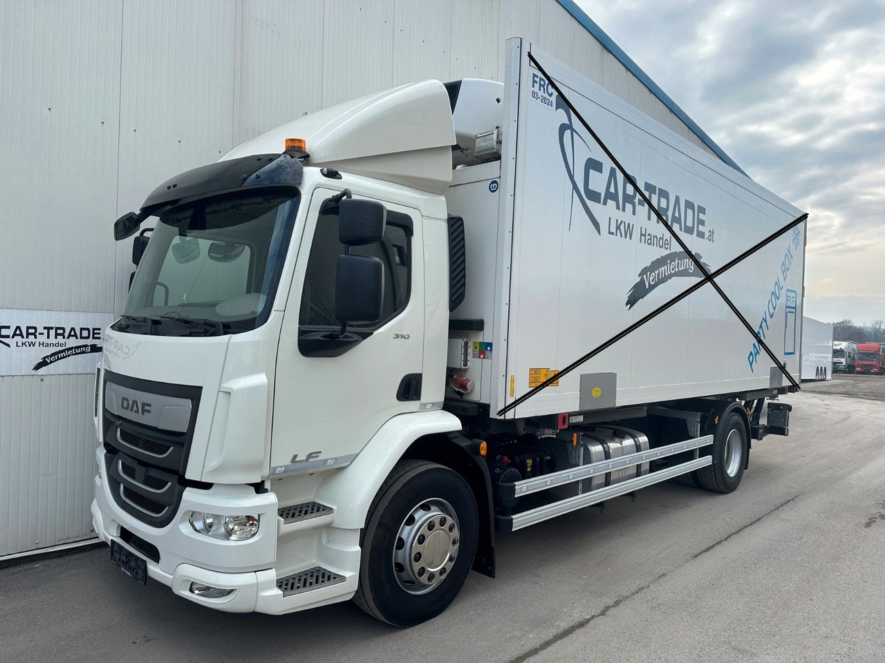 DAF LF 310 8G LBW Bär2T 3J-Garatnie DAF LF 310 8G LBW Bär2T 3J-Garatnie - Camión portacontenedore/ Intercambiable: foto 3 DAF LF 310 8G LBW Bär2T 3J-Garatnie DAF LF 310 8G LBW Bär2T 3J-Garatnie - Camión portacontenedore/ Intercambiable: foto 3