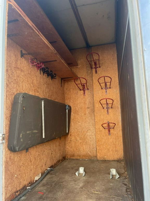 MAN 12.192 Pferdetransporter MAN 12.192 Pferdetransporter - Camión para caballos: foto 5 MAN 12.192 Pferdetransporter MAN 12.192 Pferdetransporter - Camión para caballos: foto 5