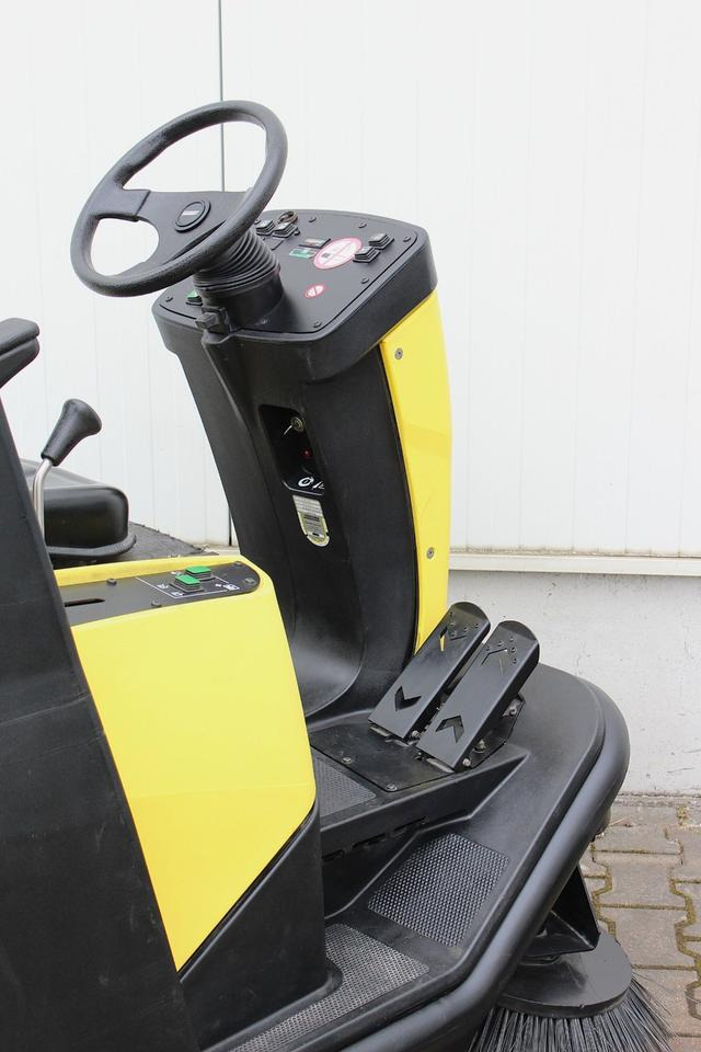 Barredora industrial Kärcher KM120/150R LPG Aufsitz- Kehrsaugmaschine Kehrmaschine Gas: foto 19
