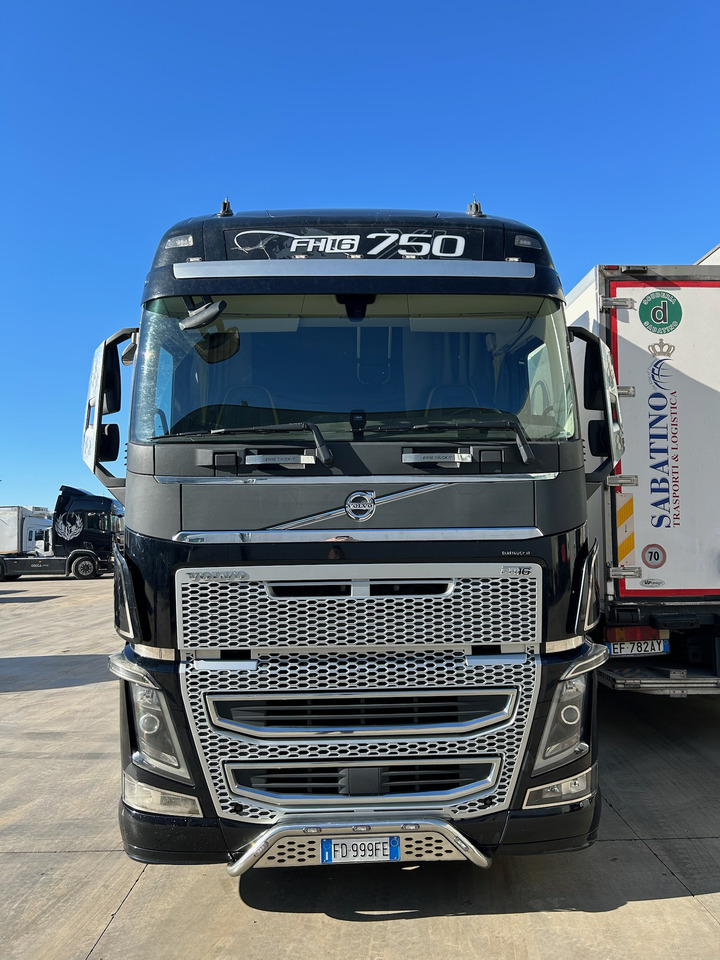 VOLVO FH 750 - Camión frigorífico: foto 4 VOLVO FH 750 - Camión frigorífico: foto 4