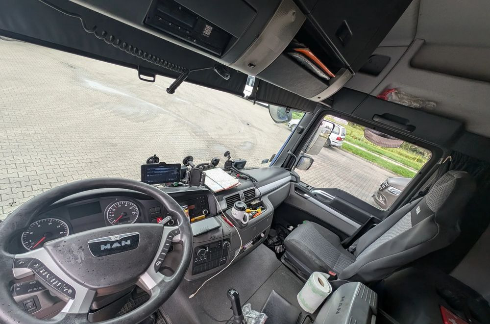 MAN TGL - Camión lona: foto 3 MAN TGL - Camión lona: foto 3