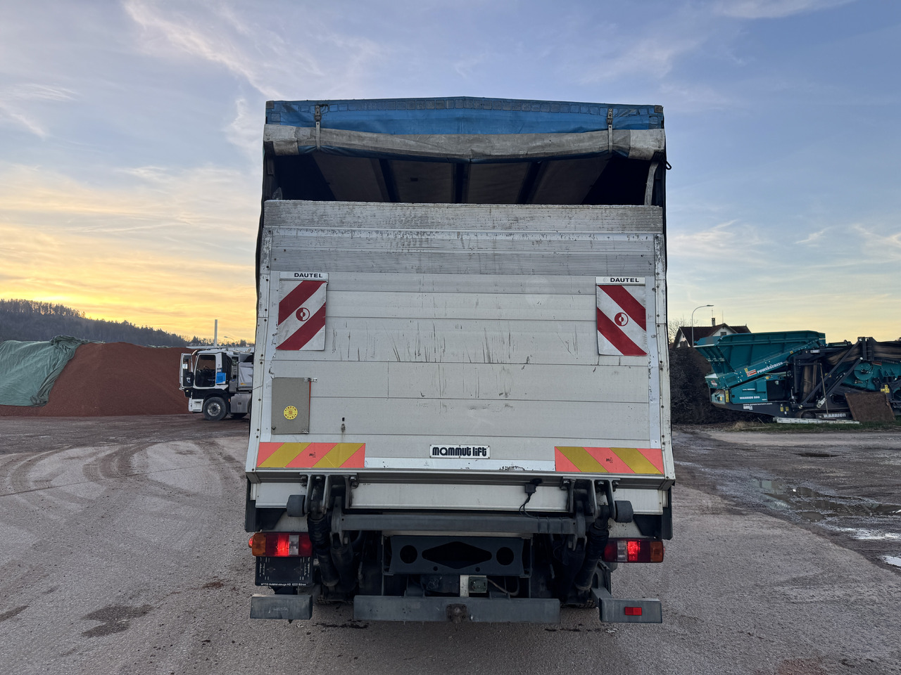 MERCEDES-BENZ Atego 818 - Camión lona: foto 4 MERCEDES-BENZ Atego 818 - Camión lona: foto 4