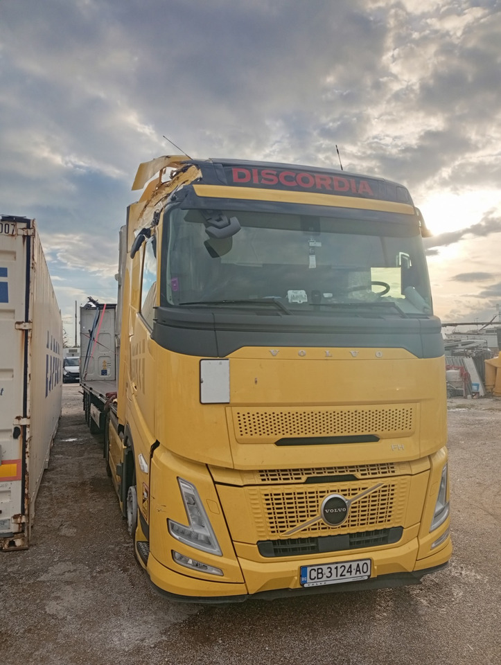 VOLVO FH 460 Aero, Damaged, Located in Bari,Italy - Cabeza tractora: foto 3 VOLVO FH 460 Aero, Damaged, Located in Bari,Italy - Cabeza tractora: foto 3