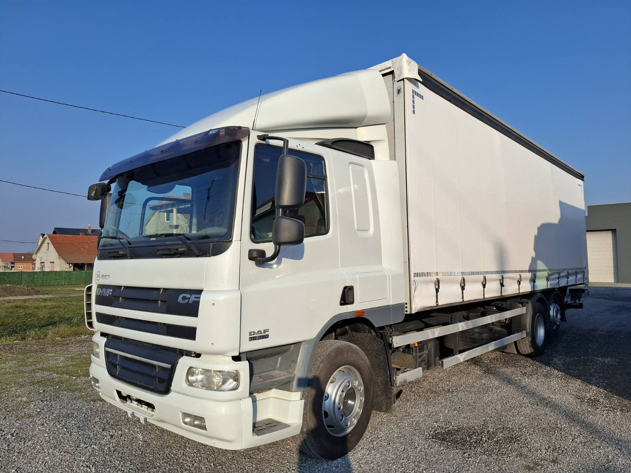 DAF CF 75.360 8,5m - Camión lona: foto 4 DAF CF 75.360 8,5m - Camión lona: foto 4